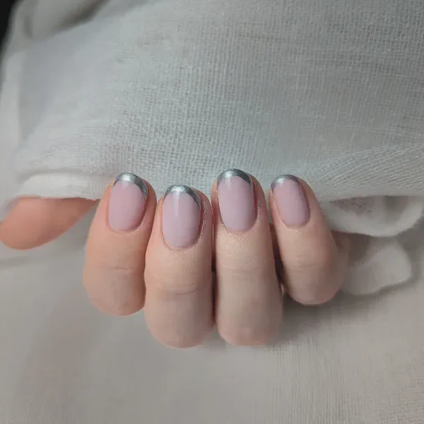 Srebrny french i top z drobinkami